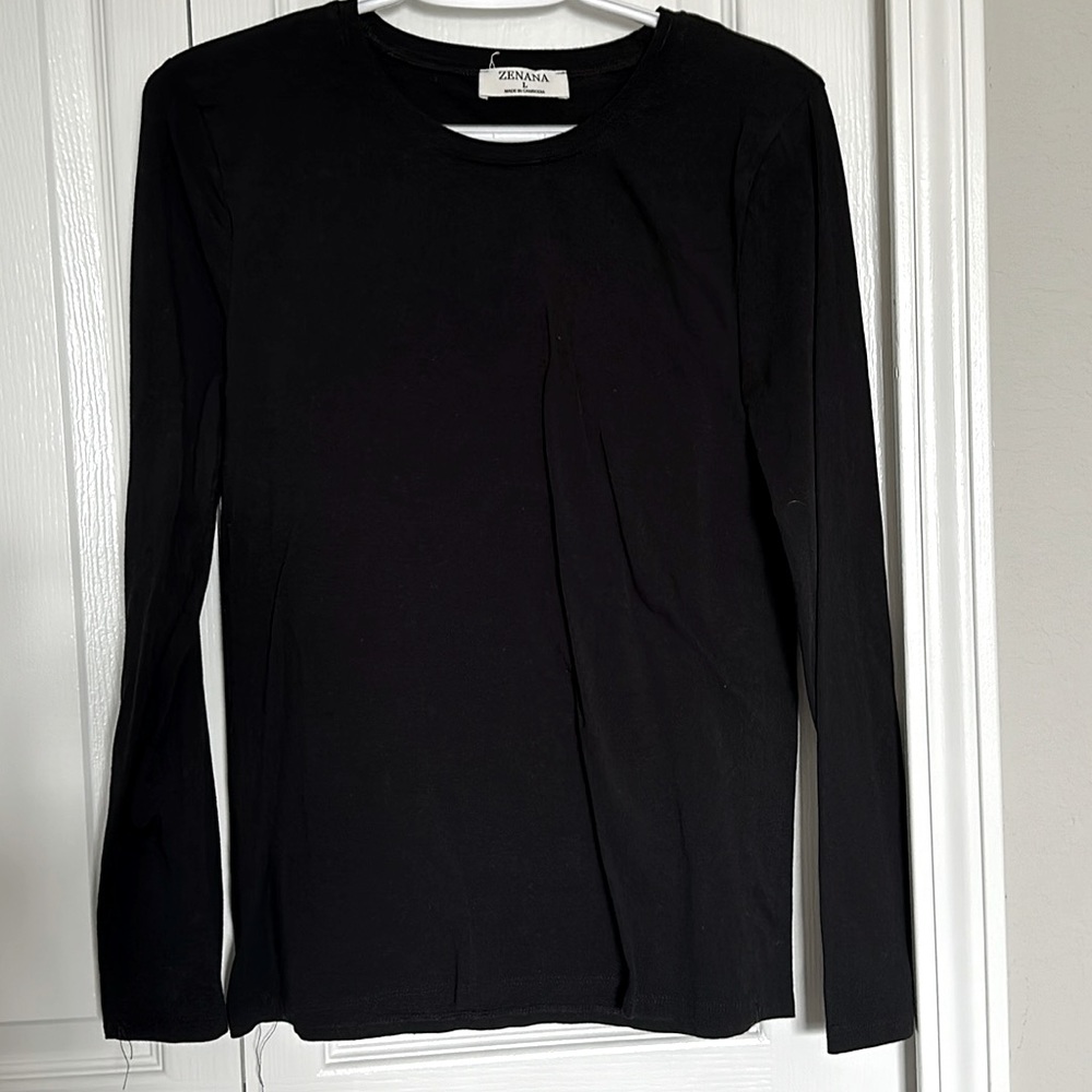 Large never worn Long sleeves black crew neck shirt